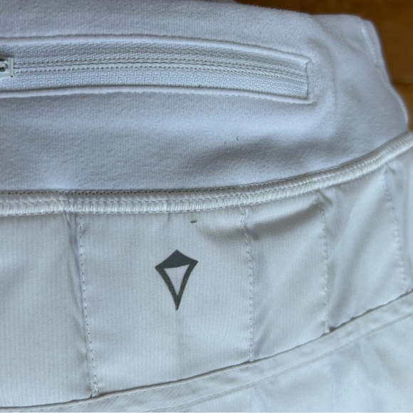 Ivivva skort - Picture 3 of 4